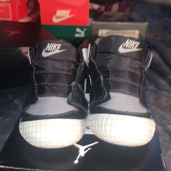 Jordan Crib Booties - Picture 2 of 5